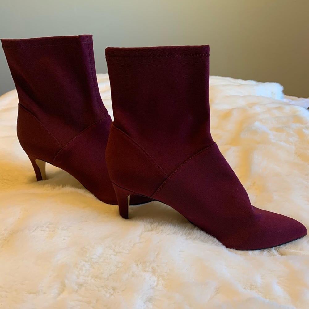 Boden maroon ankle booties! Size 7.5!